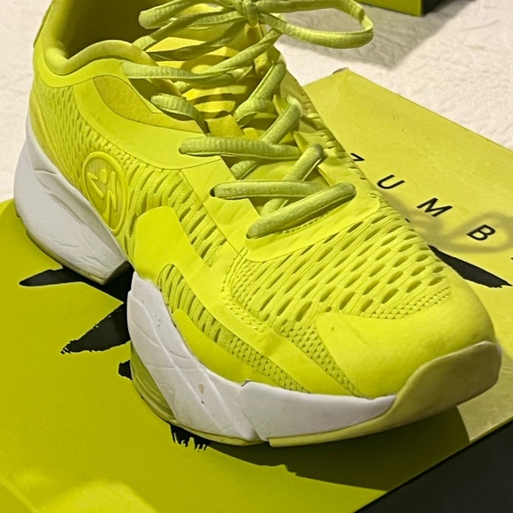 Zumba Fitness Women's Bright Yellow Sneakers - Picture 1 of 2